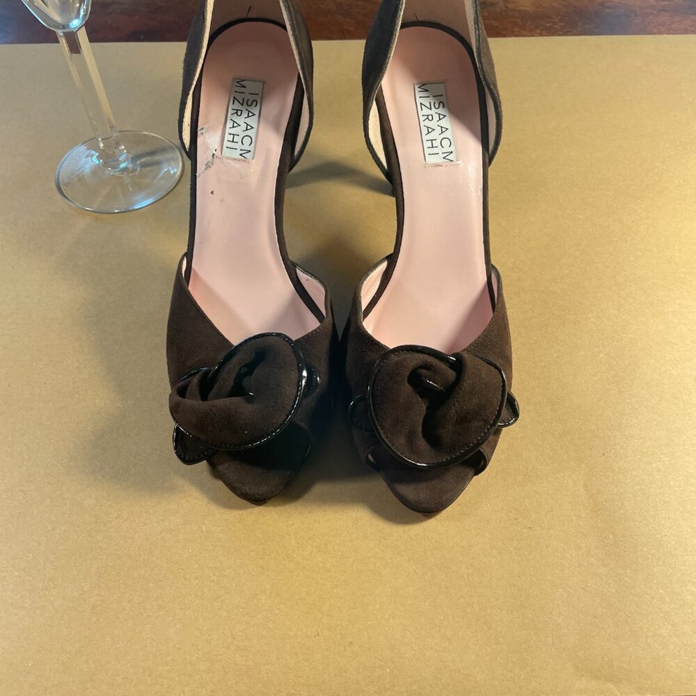✨ Isaac Mizrahi Brown Suede Floral Peep Toe Heels ✨